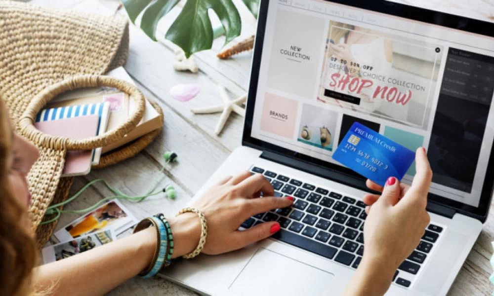 Τα περισσότερα e-shops δεν ενημερώνουν για τα δικαιώματα των καταναλωτών